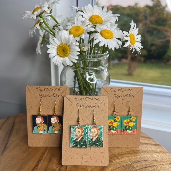 🌻🎨 Van Gogh painting art museum summer fun retro theme earrings novelty - Picture 2 of 7
